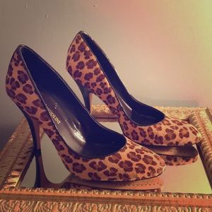 Timeless leopard heels